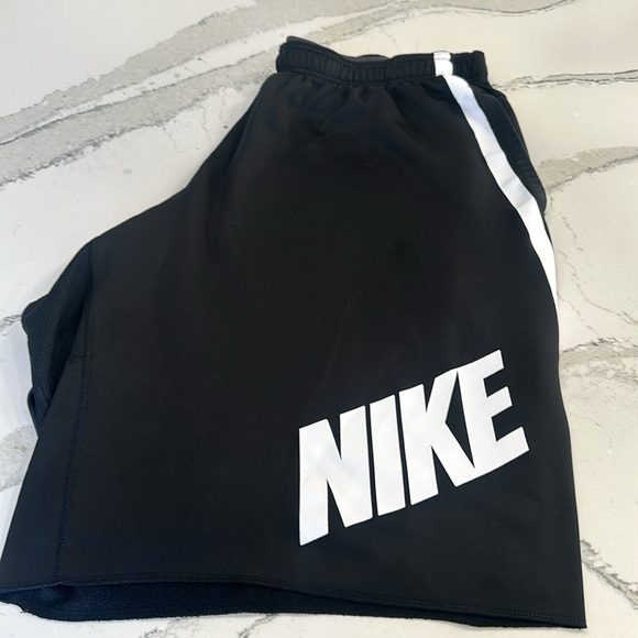 Nike Mens Therma Fit Shorts 3XL - Picture 4 of 4